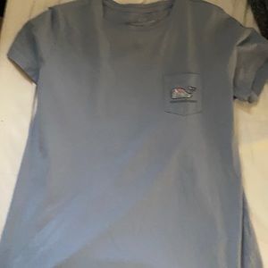 vineyard vines firework logo